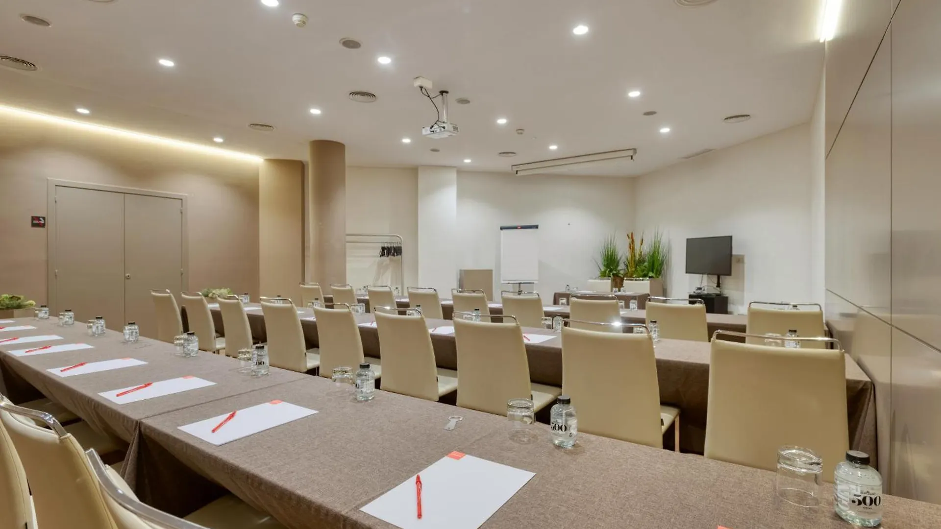 Hotel America Barcelona 4*,