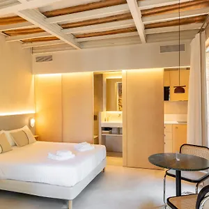 Deco Barcelona-born St. Apartment