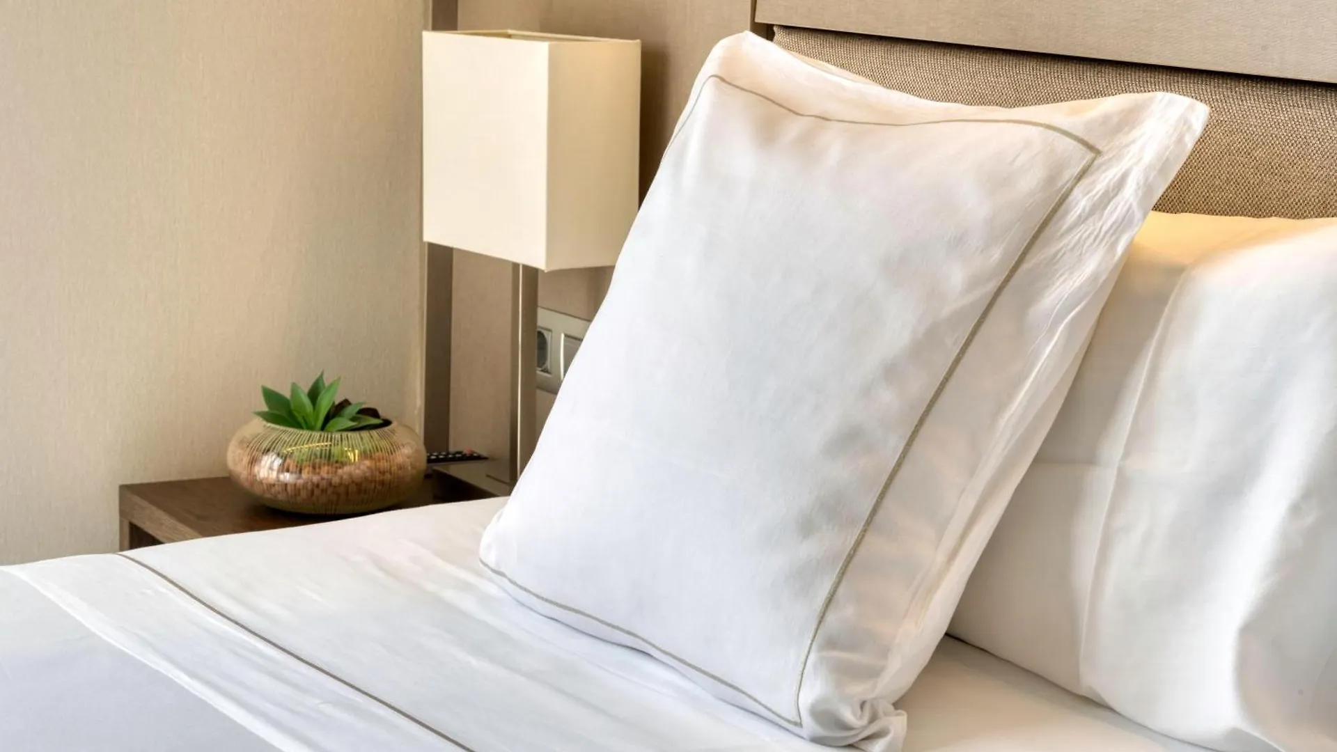 Hotel America Barcelona 4*,